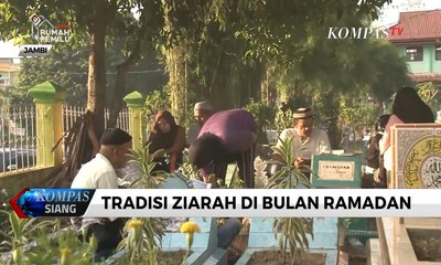 Descargar video: Tradisi Ziarah Saat Ramadan, Berkah bagi Penjual Kembang