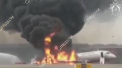 Al menos 40 muertos en el avión incendiado en Moscú