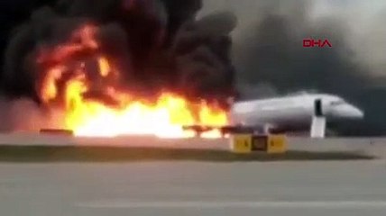 Moskova'da alev alan yolcu uçağı: Ölü sayısı 41'e yükseldi