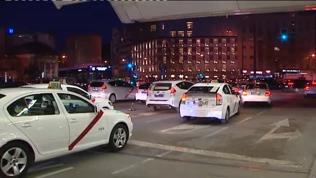 Solo el 25% de los diputados renunciaron a la tarjeta de taxi con valor de 3.000 euros anuales