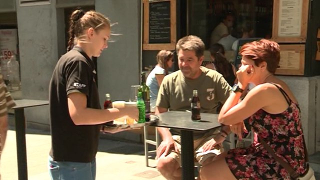 El paro baja en 91.518 personas en abril impulsado por la Semana Santa