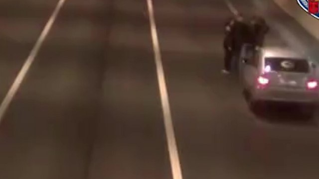 Ils s'arrêtent en plein milieu d'un tunnel pour faire un selfie et se font percuter par un camion