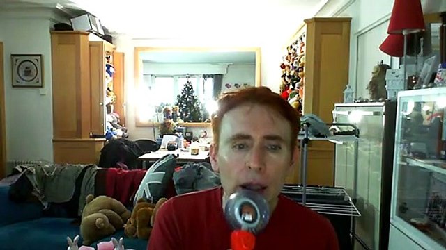 Wiwi égratigne les vacances de Louis Piscine