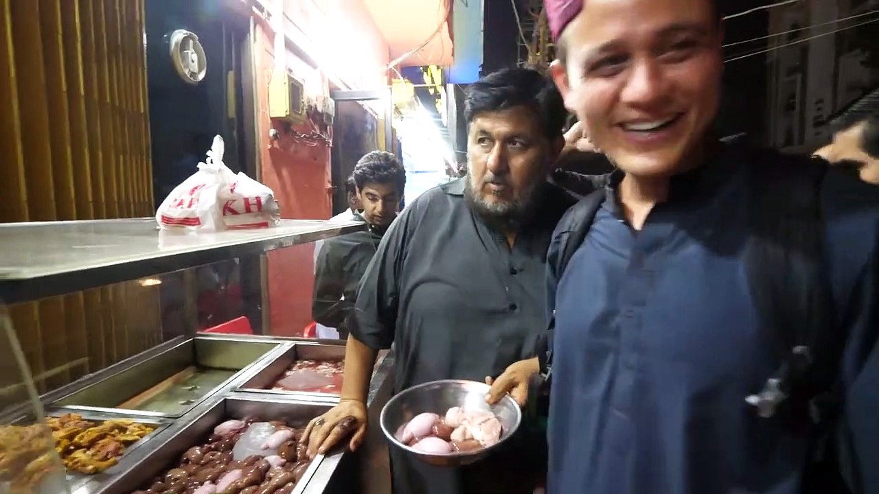 VOLCANIC_STIR_FRY___Kat-A-Kat_Masters_in_Pakistan___Amazing_Street_Food_in_the_W