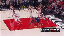 Jamal Murray marque de derrière le panier !