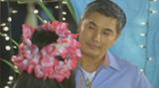 Lena surprises Manuel