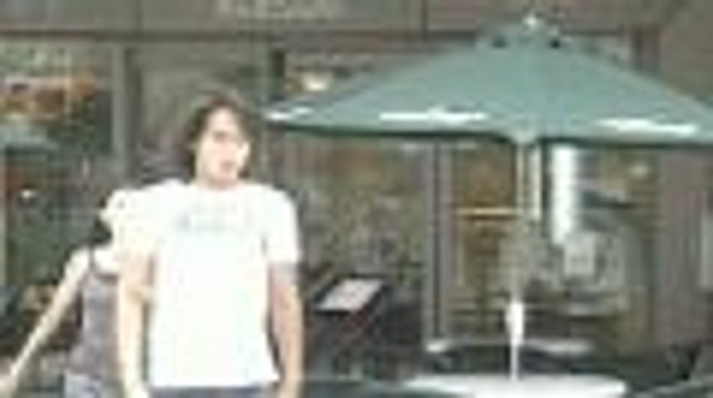 Shan Cai tells Dao Ming Si of her encounter with his look-a-like