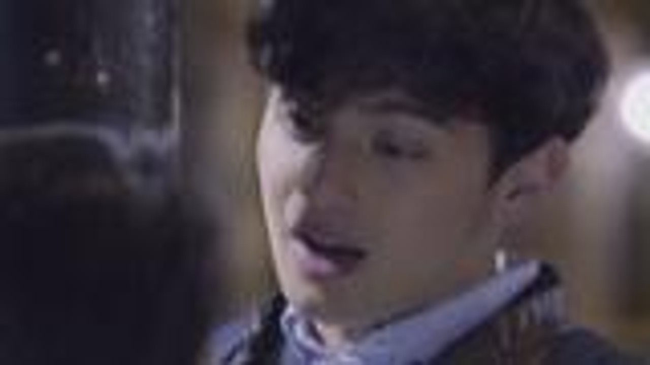 Clark, inuwi ang lasing na si Leah