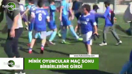 Minik oyuncular maç sonun birbirlerine girdi
