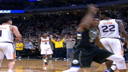 Play of the Day: Giannis Antetokounmpo