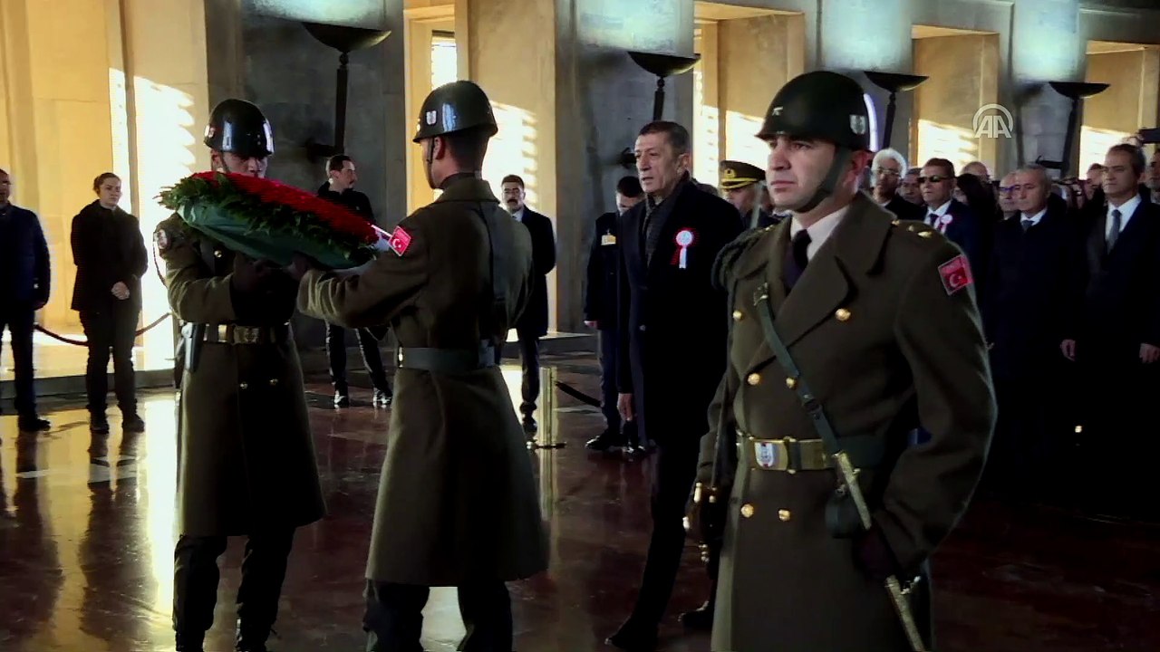 Milli Eğitim Bakanı Selçuk ve beraberindeki heyet Anıtkabir'i ziyaret etti - ANKARA