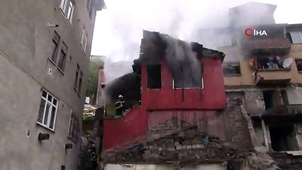 İzmit'te Yangın! Alevlerin Sardığı Ev Kullanılamaz Hale Geldi