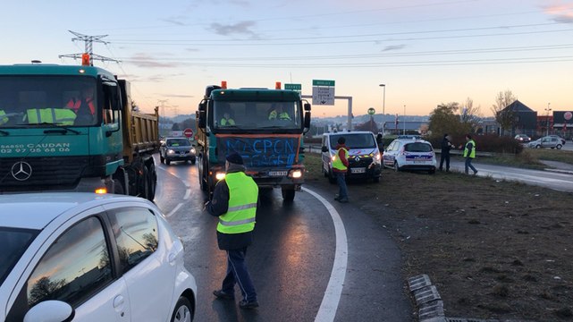 Gilets jaunes : le barrage filtrant a commencé à Lanester