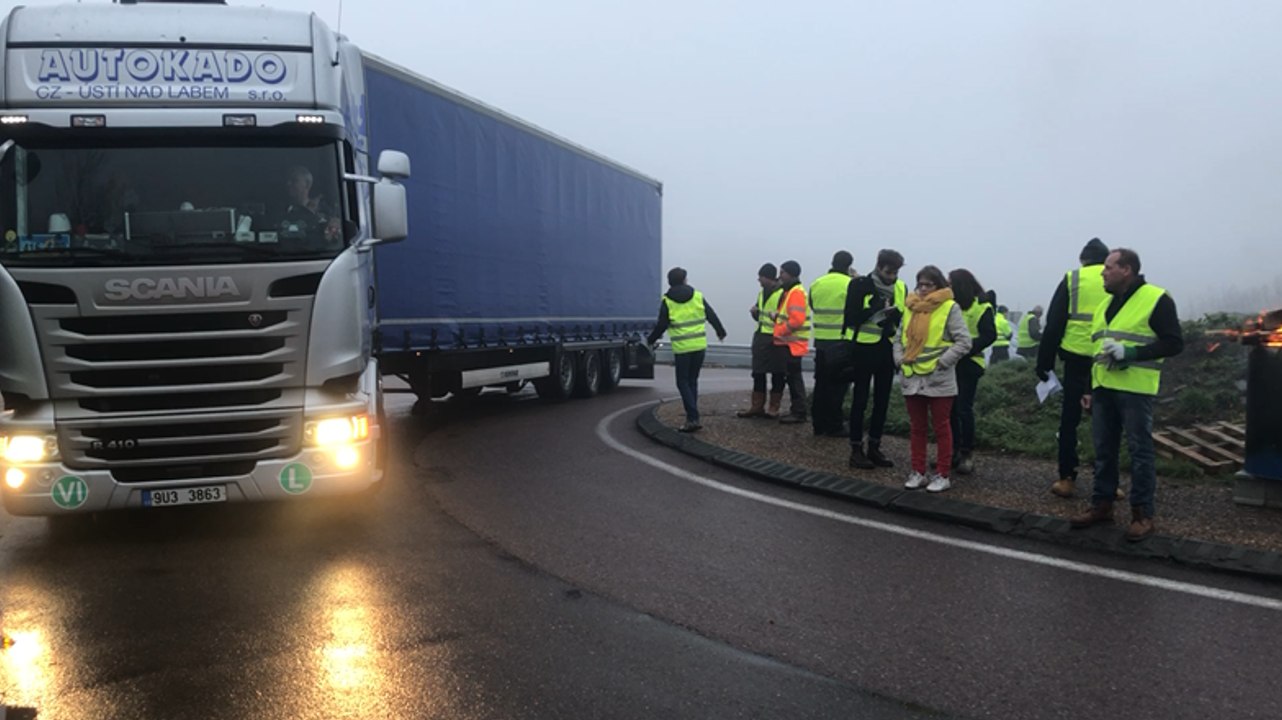 Gilets jaunes. Barrages filtrants à Mortagne-au...