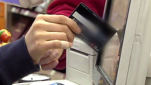 연 매출 10억 이하 가맹점 카드수수료 사실상 0% / YTN