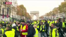 Les gilets jaunes convergent vers les Champs-Élysées