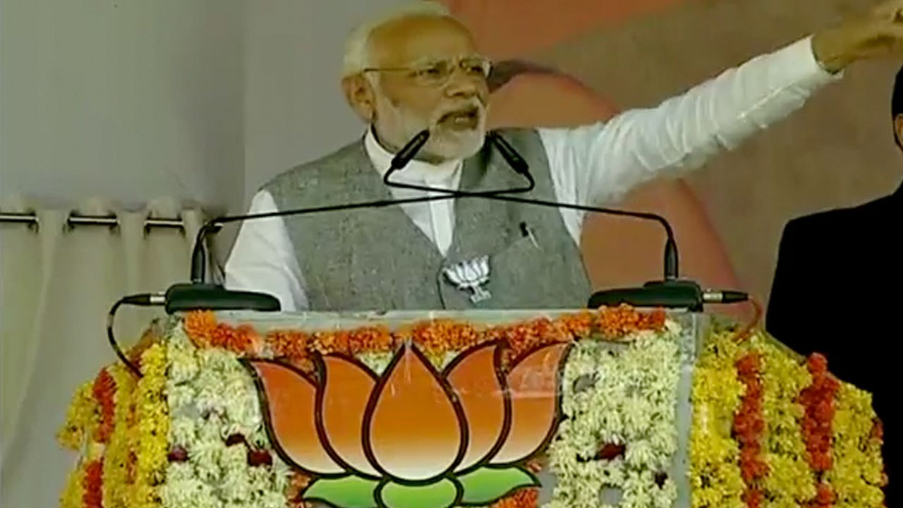 MP Elections 2018 : PM Modi ने Congress को जब Naamdaar कहकर चिढ़ाया | वनइंडिया हिंदी