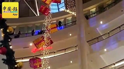 不堪吵架闹分手 男子要在SURIA KLCC跳楼！(1)