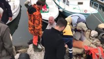 Tekneyi Bağlarken Fenalaşan Vatandaş Denize Düştü