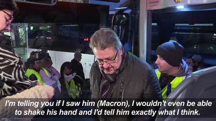 Bus carrying 'yellow vest' protesters depart for Paris