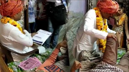 VIDEO: एक प्रत्याशी ऐसा जो अपने चुनाव प्रचार में कर रहा घर-घर रोगियों का इलाज