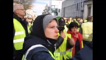 Gilets jaunes: les manifestants gazés devant la Préfecture