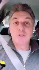 Luciano Huck brinca com Paulo Hartung durante Encontro de Lideranças , em Pedra Azul
