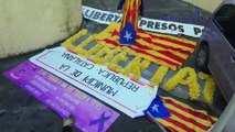 La resistencia limpia las pintadas independentistas del Maresme (Barcelona)