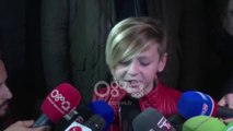 Ora News - Protesta, djali i vogël: Më lironi babin, kam ditëlindjen