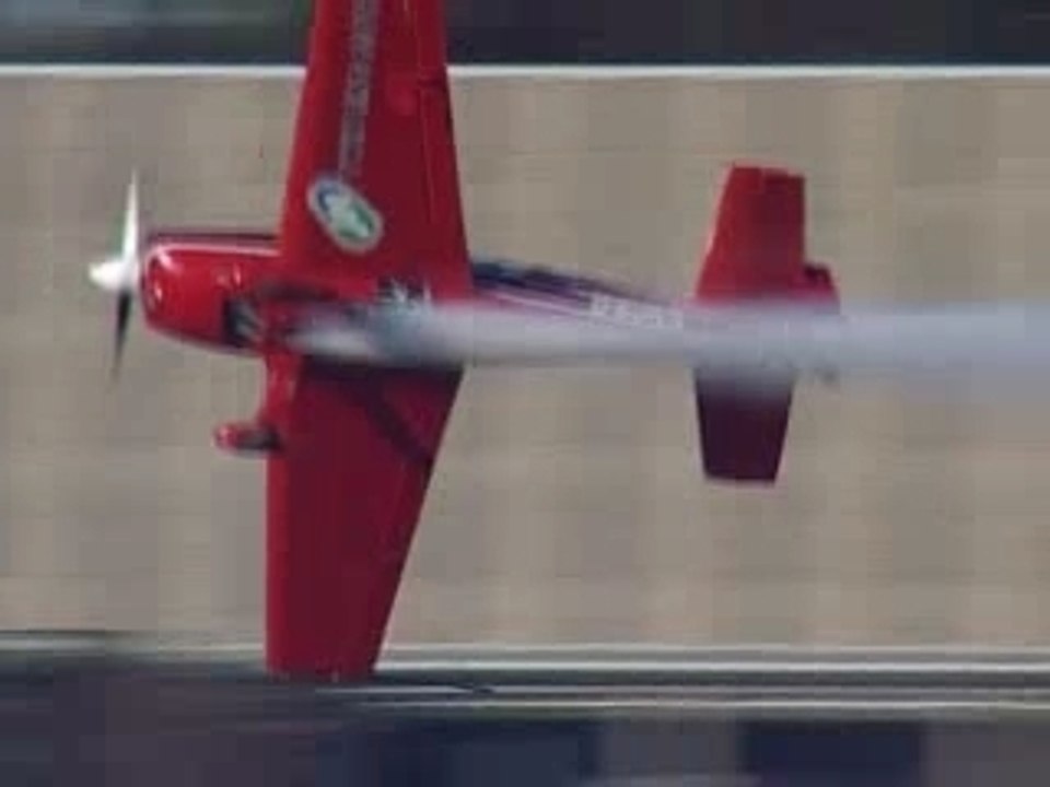 Démonstration aérienne d'accrobatie au Japon