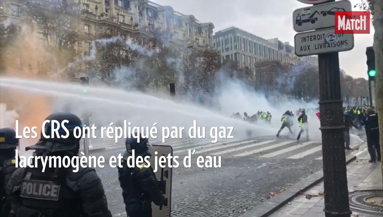 Emeutes et Incendies : Les gilets jaunes aux champs élysées à Paris
