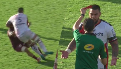 L'énorme cartouche de Romain Taofifenua lui valant un carton rouge face à l'UBB