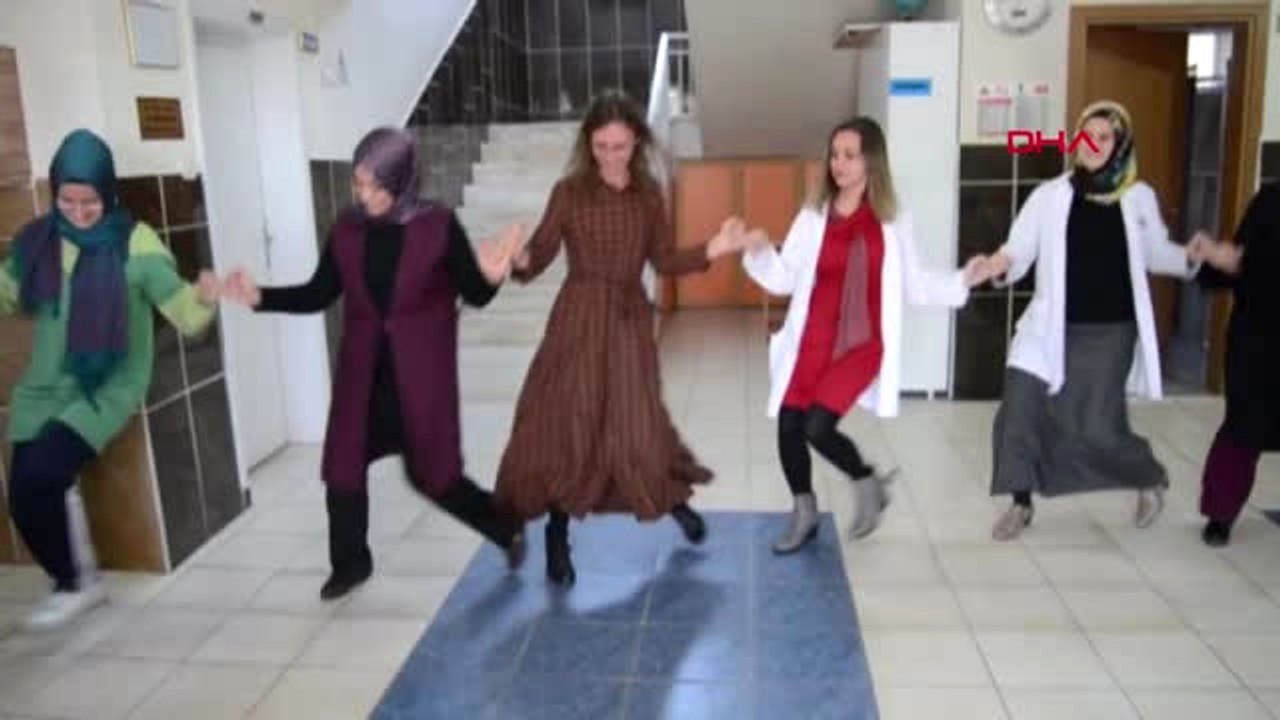 Kütahya Domaniç Ortaokulu'nun 'Muallim' Klibi Alkışlandı