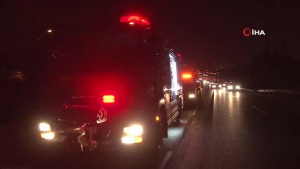 İzmir'de Kitap Dolu Aracın İçinde Yanarak Can Verdi