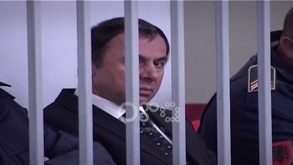 Ora News - Lushnje, atentat me armë zjarri Saimir Taullau, armiku i bandës së Aldo Bares