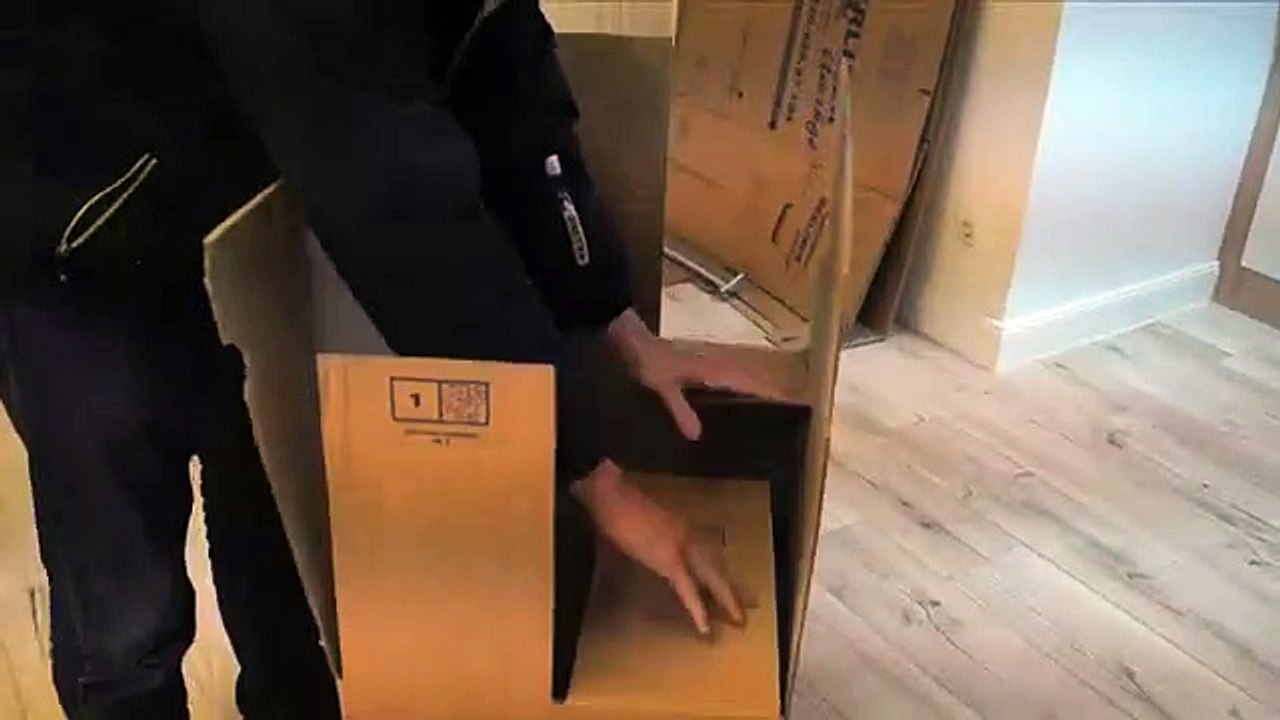 Umzugskartons aufbauen - Tutorial Umzugsfirma Berliner Umzüge