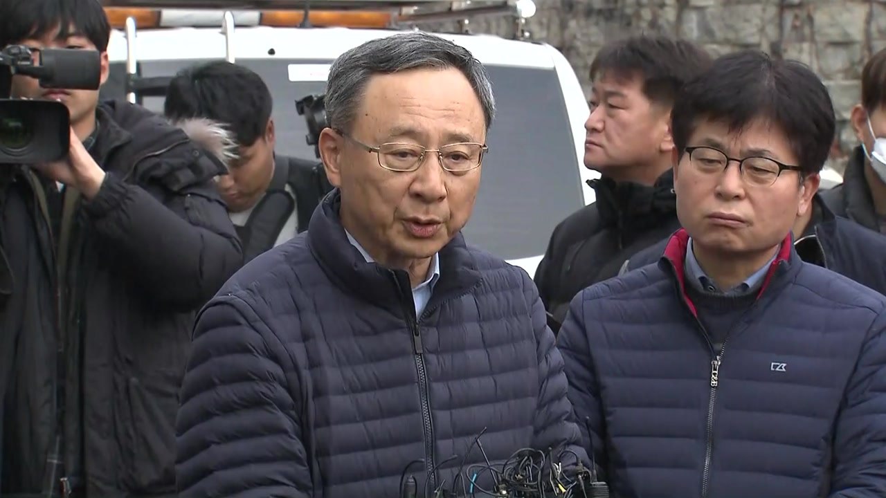[현장영상] 황창규 KT 회장 "보상 대책, 관계 기관과 협의해 마련" / YTN