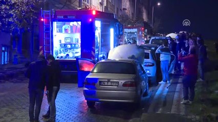 Sultangazi'de Park Halindeki 11 Araç Kundaklandı