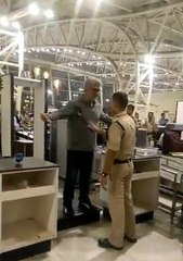 அம்பரீஷின் இறுதிச் சடங்கு : அஞ்சலி செலுத்த வந்த அஜித்