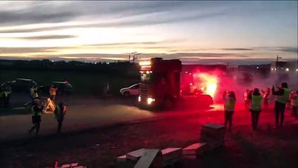 Gilets jaunes: la mobilisation continue au rond-point d'Innovia