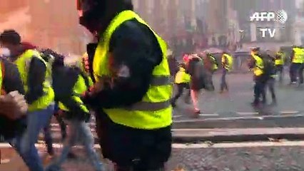 Caos en París por movilización de los “chalecos amarillos”