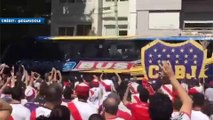 Le bus de Boca Juniors caillassé par les supporters de River Plate