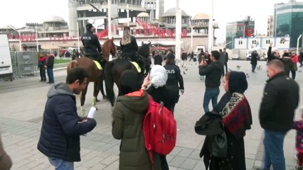 ‘Atlı Birlikler’ Taksim Meydanı’nda boy gösterdi