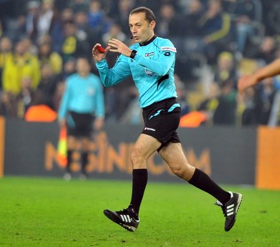 Trabzonspor - Fenerbahçe Maçının VAR Hakemi Cüneyt Çakır Oldu