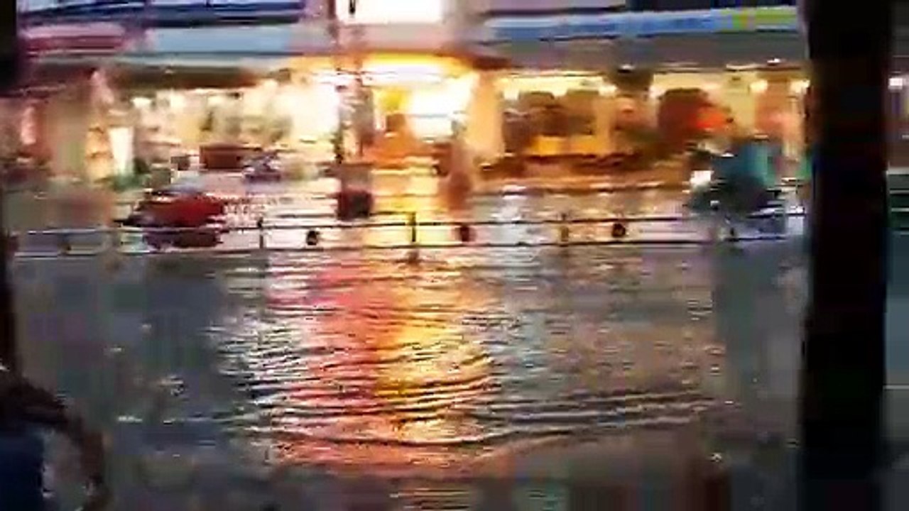 vietnamese streets flooded in Usagi storm