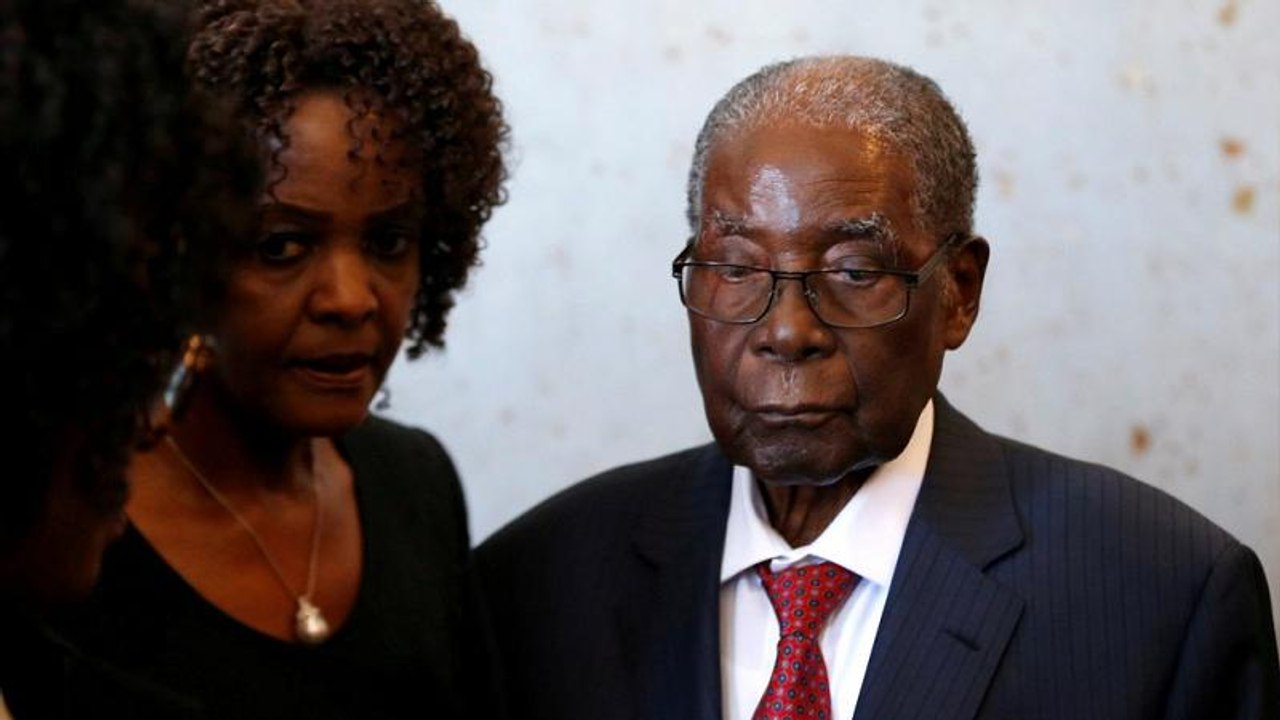 Malade, Mugabe incapable de marcher