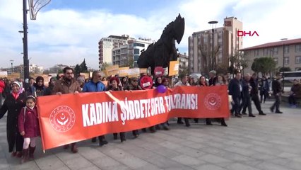 Çanakkale'de Ak Kadınlar'dan, 'Şiddete Hayır' Yürüyüşü