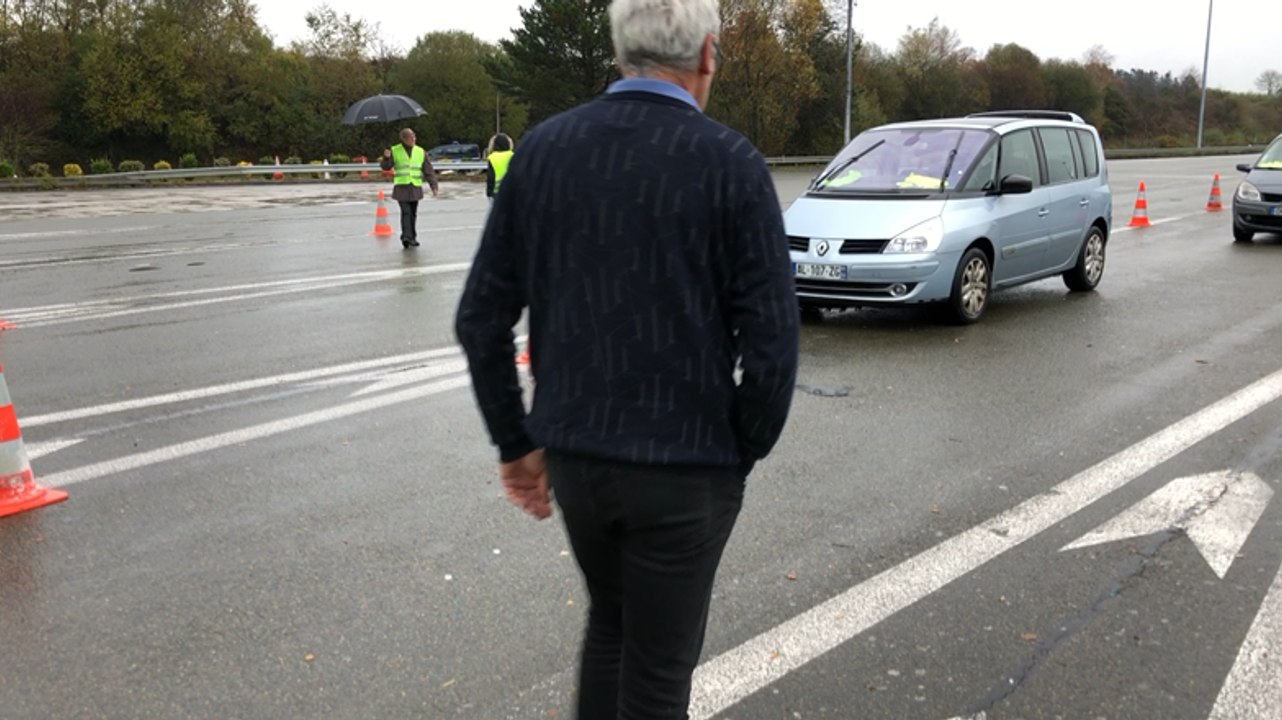 Les Gilets jaunes de Vitré (Ille-et-Vilaine) lo...