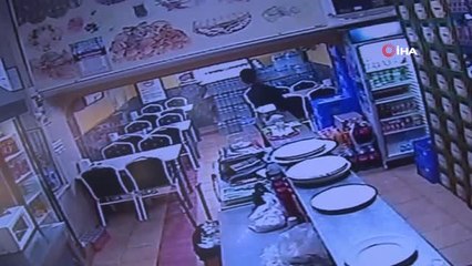 Biri Ustayı Oyalarken Diğeri Kasadaki Paraları Böyle Çaldı