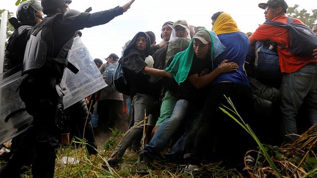 Mexikói belügyminiszter: nincs megállapodás a migránsokról Mexikó és Amerika között